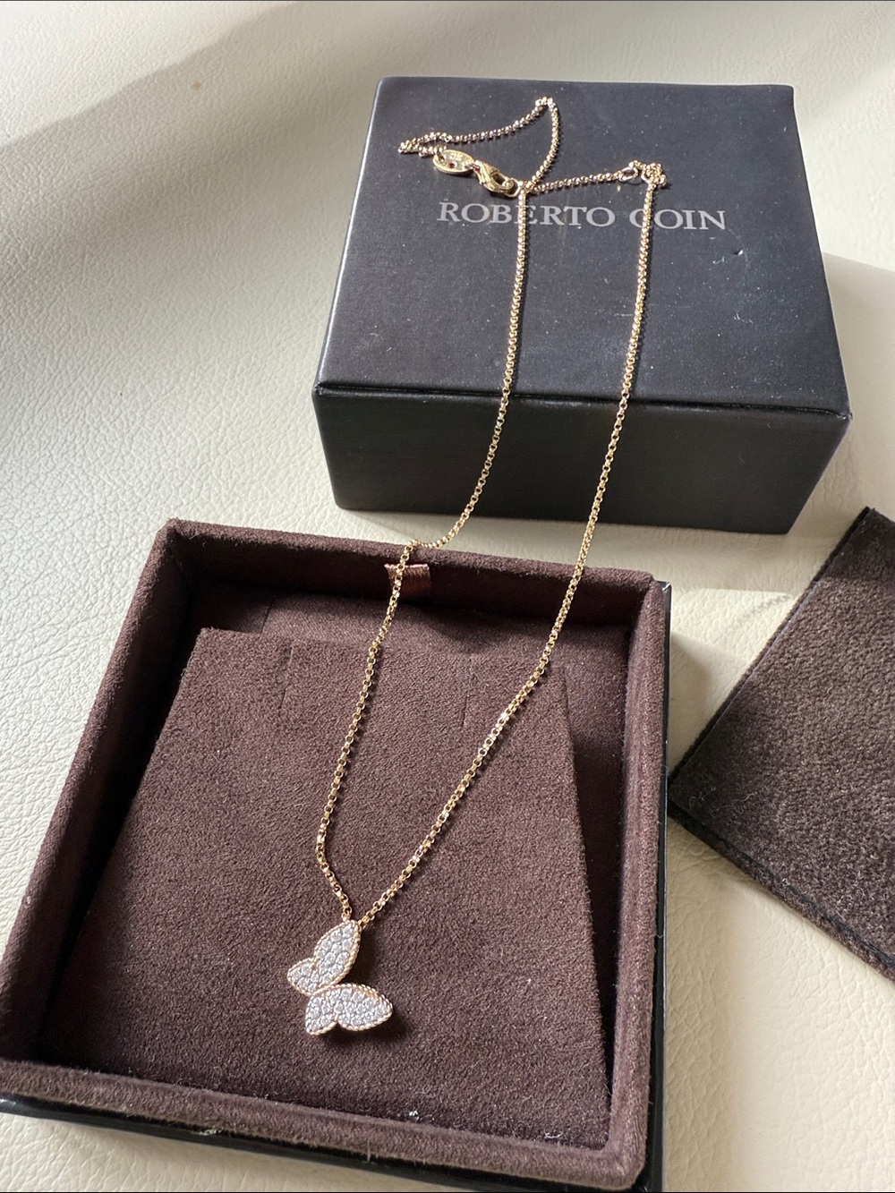 Roberto Coin Butterfly 18k YG diamond necklace 18 inches